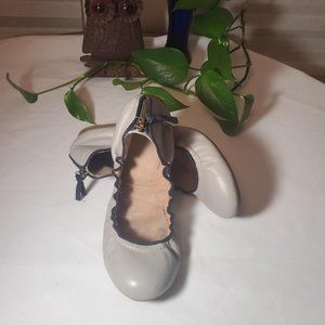 GAP Gray Black Leather Scrunch Zipper Ballet Flats Sz 8 EUC